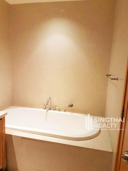 For RENT : The Emporio Place / 1 Bedroom / 1 Bathrooms / 56 sqm / 45000 THB [7344296]