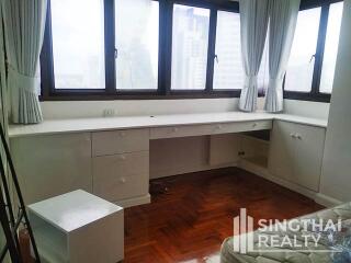 For RENT : Top View Tower / 3 Bedroom / 2 Bathrooms / 141 sqm / 45000 THB [7349197]