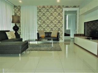 3 bedroom Condo in Apus Pattaya