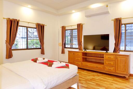 3 bedroom House in Nateekarn Park View East Pattaya