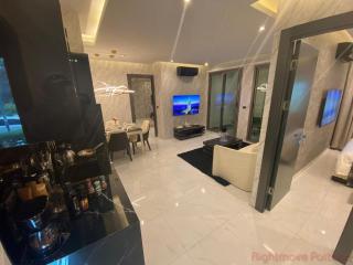 2 Bed Condo For Sale In South Pattaya - Grand Solaire