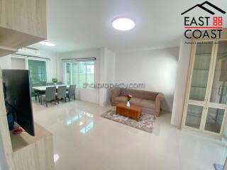 Sansuk Town 1 House for sale in East Pattaya, Pattaya. SH14007