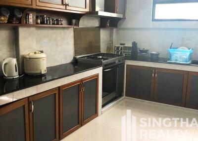 For RENT : House Phromphong / 4 Bedroom / 3 Bathrooms / 201 sqm / 45000 THB [7962884]