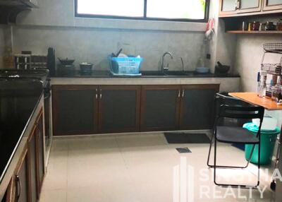 For RENT : House Phromphong / 4 Bedroom / 3 Bathrooms / 201 sqm / 45000 THB [7962884]