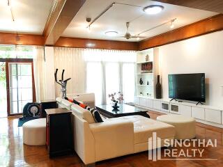 For RENT : Diyal Mansion / 3 Bedroom / 2 Bathrooms / 231 sqm / 45000 THB [7964257]