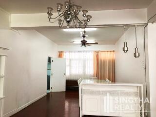 For RENT : Diyal Mansion / 3 Bedroom / 3 Bathrooms / 250 sqm / 45000 THB [7964263]