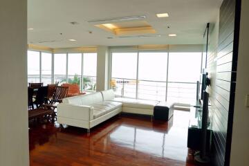 คอนโดนี้ มีห้องนอน 2 ห้องนอน  อยู่ในโครงการ คอนโดมิเนียมชื่อ Ananya Beachfront 