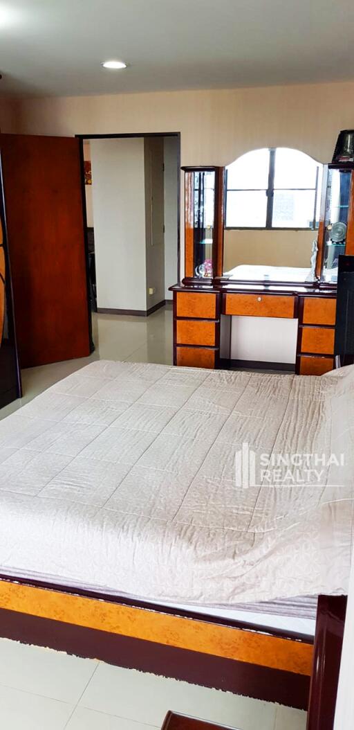 For RENT : Empire House / 3 Bedroom / 3 Bathrooms / 190 sqm / 45000 THB [8302986]