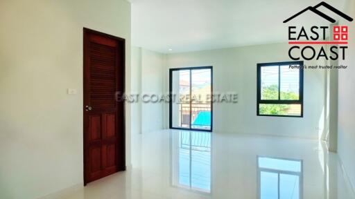 Town House Soi Khao Talo House for sale in East Pattaya, Pattaya. SH10704