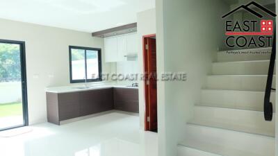 Town House Soi Khao Talo House for sale in East Pattaya, Pattaya. SH10704