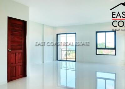 Town House Soi Khao Talo House for sale in East Pattaya, Pattaya. SH10704