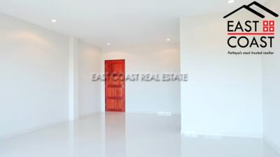 Town House Soi Khao Talo House for sale in East Pattaya, Pattaya. SH10704