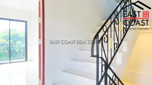 Town House Soi Khao Talo House for sale in East Pattaya, Pattaya. SH10704