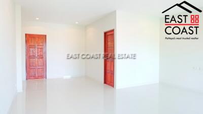 Town House Soi Khao Talo House for sale in East Pattaya, Pattaya. SH10704