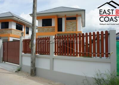 Private house in Huay Yai House for sale in East Pattaya, Pattaya. SH10589