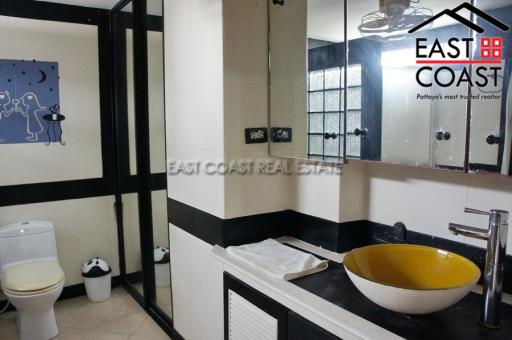 Ruamchock 2 Condo for sale and for rent in Pratumnak Hill, Pattaya. SRC10271