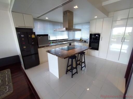 3 Bed Condo For Sale In Na Jomtien - View Talay Sands