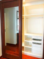 For RENT : Urbana Sukhumvit 15 / 2 Bedroom / 2 Bathrooms / 116 sqm / 45000 THB [8762921]