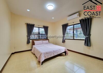 SP4 Village House for sale in East Pattaya, Pattaya. SH14157