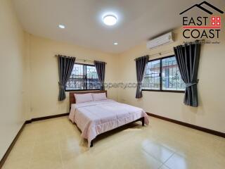 SP4 Village House for sale in East Pattaya, Pattaya. SH14157