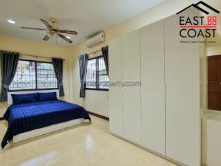 SP4 Village House for sale in East Pattaya, Pattaya. SH14157