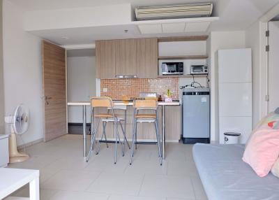 1 bedroom Condo in Zire Wongamat Wongamat