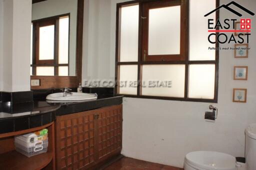 Chateau Dale Thabali House for rent in Jomtien, Pattaya. RH9284