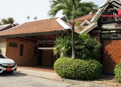 Chateau Dale Thabali House for rent in Jomtien, Pattaya. RH9284