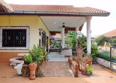 4 bedroom House in Eakmongkol Village 4 East Pattaya