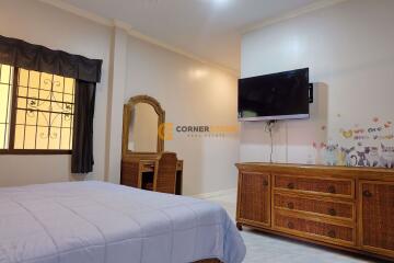 4 bedroom House in Eakmongkol Village 4 East Pattaya