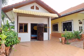 4 bedroom House in Eakmongkol Village 4 East Pattaya