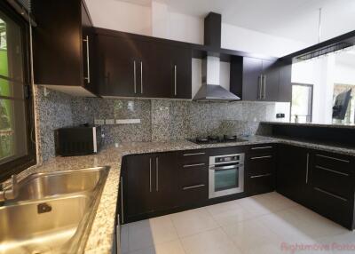 3 Bed House For Sale In East Pattaya - Ponthep Garden 3/1