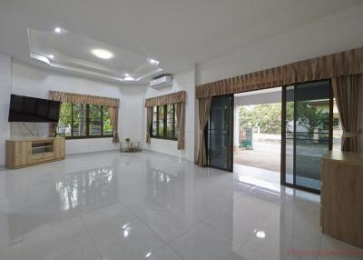 3 Bed House For Sale In East Pattaya - Ponthep Garden 3/1