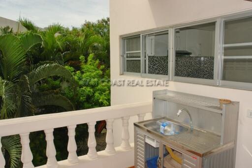 Ruamchock 2 Condo for rent in Pratumnak Hill, Pattaya. RC7418