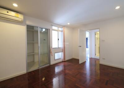 For RENT : The Height / 3 Bedroom / 3 Bathrooms / 158 sqm / 45000 THB [9855875]