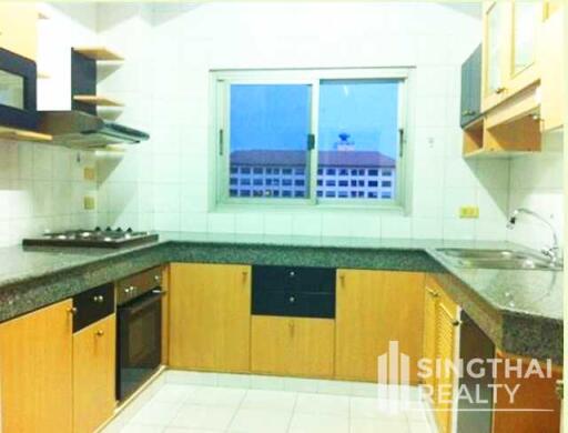 For RENT : Sriwattana Apartment / 3 Bedroom / 3 Bathrooms / 165 sqm / 45000 THB [6586981]