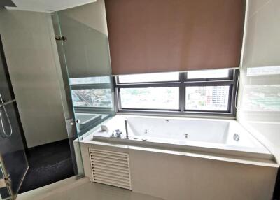 For RENT : Rhythm Sukhumvit 44/1 / 2 Bedroom / 2 Bathrooms / 68 sqm / 45000 THB [R10584]