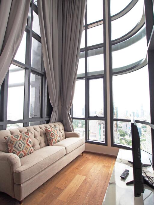 For RENT : Q Chidlom - Phetchaburi / 1 Bedroom / 2 Bathrooms / 73 sqm / 43000 THB [10518809]