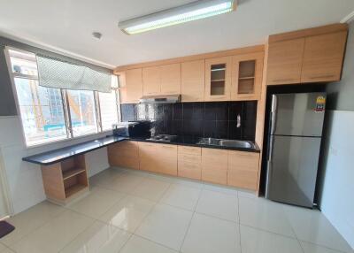 For RENT : Le Premier 1 / 2 Bedroom / 2 Bathrooms / 183 sqm / 45000 THB [R10938]