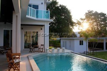 Phoenix Golf Course Green View Villa House for sale and for rent in East Pattaya, Pattaya. SRH7374