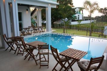 Phoenix Golf Course Green View Villa House for sale and for rent in East Pattaya, Pattaya. SRH7375