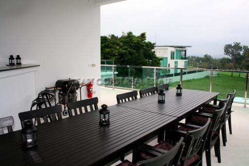 Phoenix Golf Course Green View Villa House for sale and for rent in East Pattaya, Pattaya. SRH7375