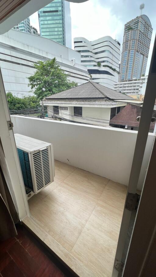 For RENT : M Towers / 1 Bedroom / 1 Bathrooms / 90 sqm / 45000 THB [R10949]