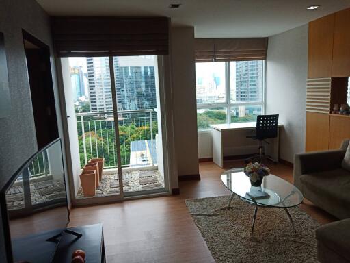 For RENT : Urbana Langsuan / 2 Bedroom / 2 Bathrooms / 85 sqm / 45000 THB [R11086]