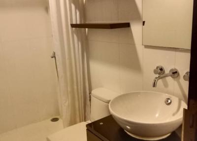 For RENT : Urbana Langsuan / 2 Bedroom / 2 Bathrooms / 85 sqm / 45000 THB [R11086]
