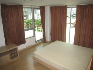 For RENT : P.W.T Mansion / 2 Bedroom / 2 Bathrooms / 111 sqm / 45000 THB [R11154]