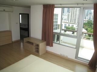 For RENT : P.W.T Mansion / 2 Bedroom / 2 Bathrooms / 111 sqm / 45000 THB [R11154]