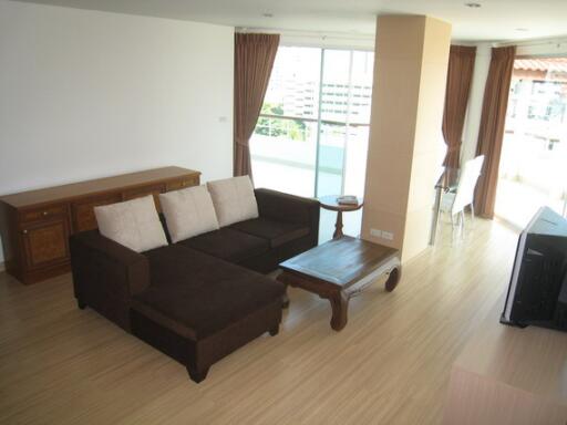 For RENT : P.W.T Mansion / 2 Bedroom / 2 Bathrooms / 111 sqm / 45000 THB [R11154]