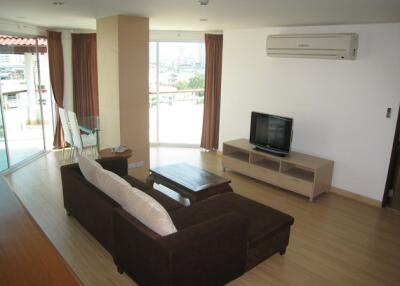 For RENT : P.W.T Mansion / 2 Bedroom / 2 Bathrooms / 111 sqm / 45000 THB [R11154]