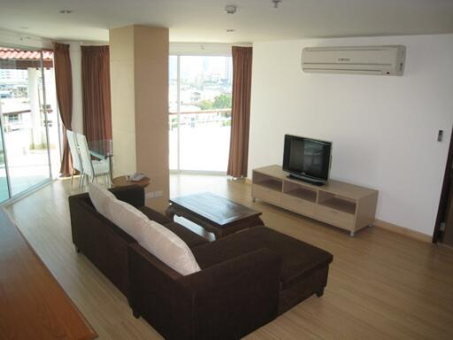 For RENT : P.W.T Mansion / 2 Bedroom / 2 Bathrooms / 111 sqm / 45000 THB [R11154]